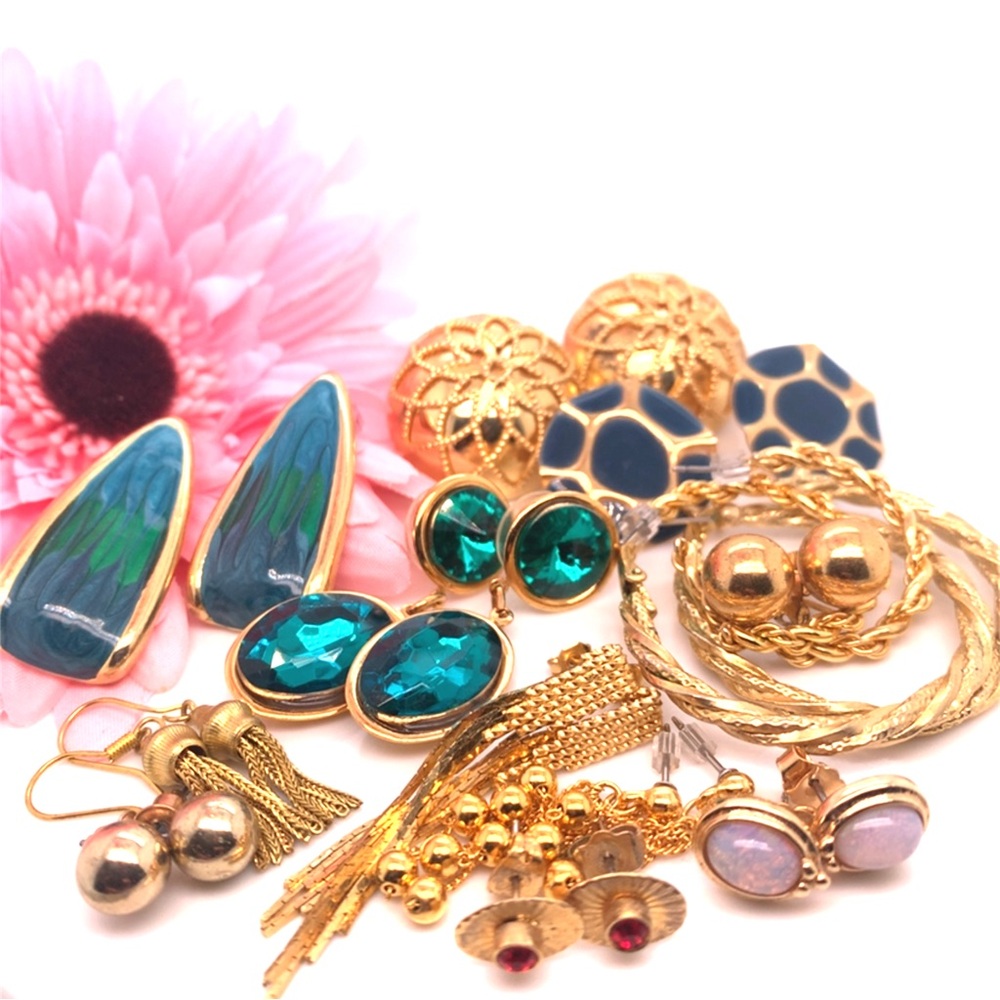 LOT of 13 Vintage Gold tone earrings
